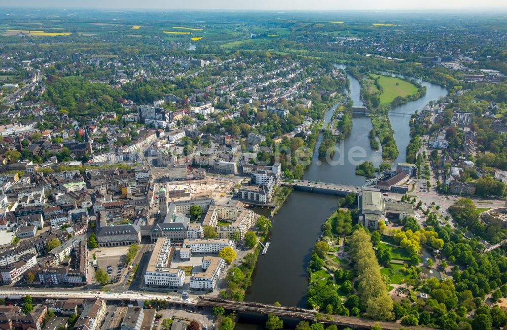 Luftbild Mülheim an der Ruhr - Ortskern am Uferbereich des Ruhr - Flußverlaufes in Mülheim an der Ruhr im Bundesland Nordrhein-Westfalen