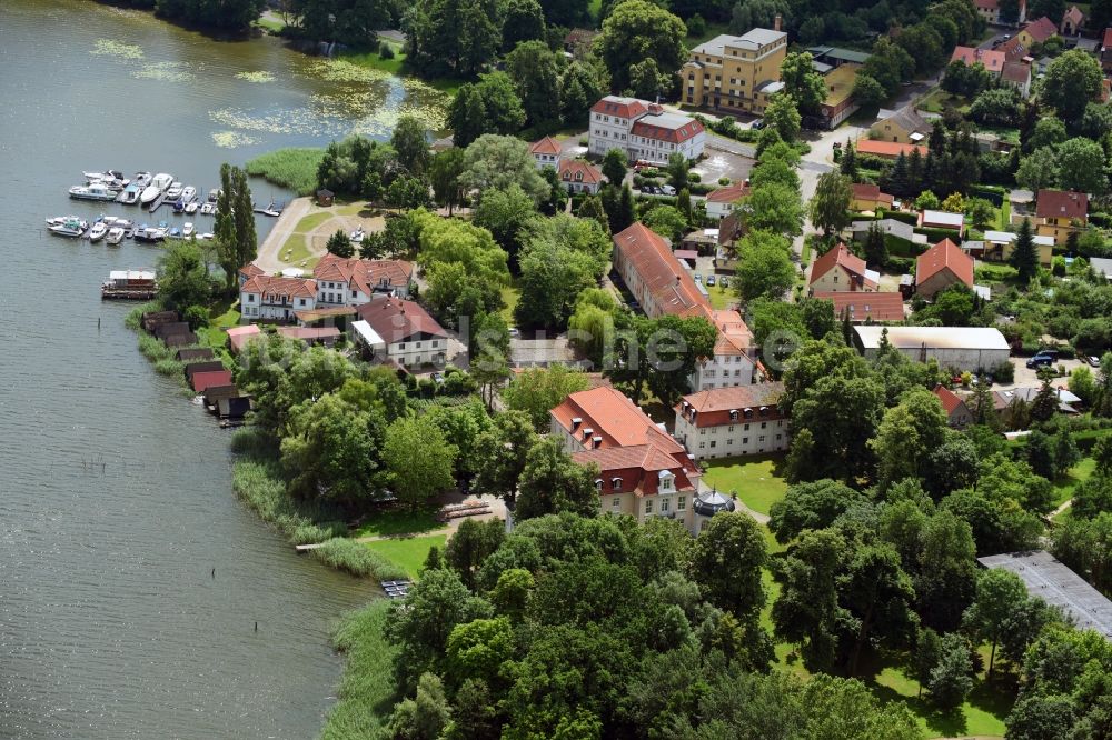 Luftbild Wustrau-Altfriesack - Ortskern am Uferbereich des Ruppiner See in Wustrau-Altfriesack im Bundesland Brandenburg, Deutschland