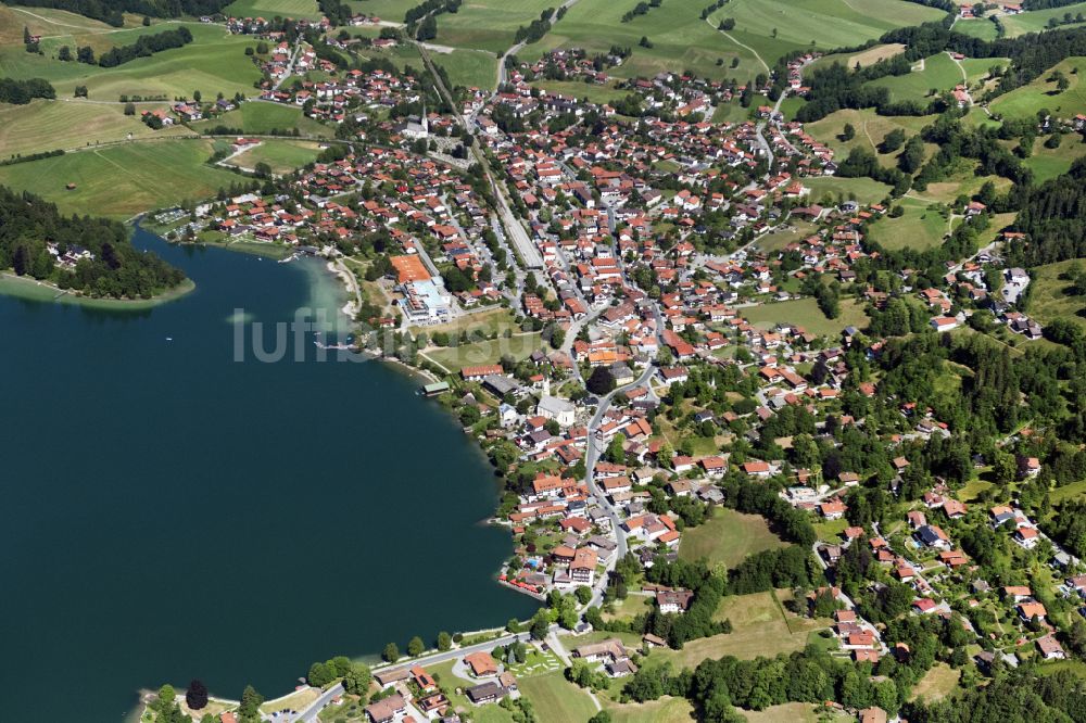 Luftaufnahme Schliersee - Ortskern am Uferbereich des Schliersees in Schliersee im Bundesland Bayern, Deutschland