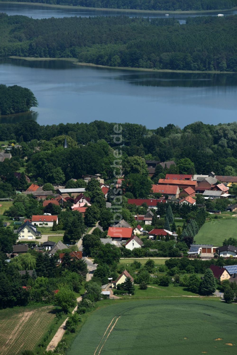 Luftbild Schwarz - Ortskern am Uferbereich des Schwarzer See in Schwarz im Bundesland Mecklenburg-Vorpommern