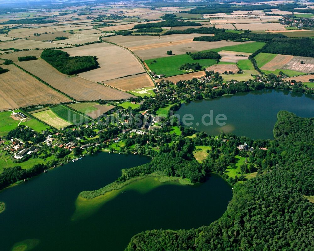 Seedorf aus der Vogelperspektive: Ortskern am Uferbereich am Seedorfer Küchensee in Seedorf im Bundesland Schleswig-Holstein, Deutschland