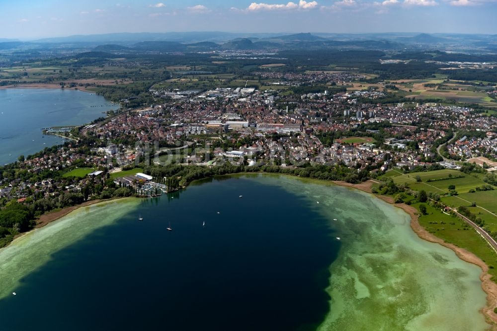 Radolfzell am Bodensee aus der Vogelperspektive: Ortskern am Uferbereich Stadtbereich in Radolfzell am Bodensee im Bundesland Baden-Württemberg, Deutschland