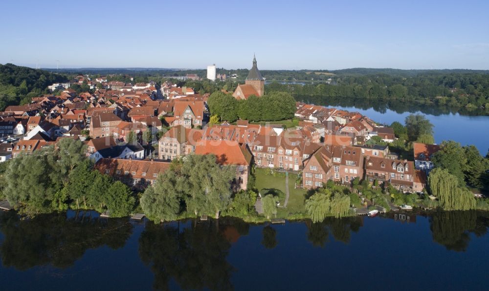 Luftbild Mölln - Ortskern am Uferbereich des Stadtsee - Schulsee in Mölln im Bundesland Schleswig-Holstein, Deutschland