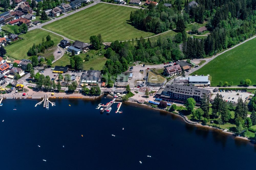 Luftbild Titisee-Neustadt - Ortskern am Uferbereich des Titisee in Titisee-Neustadt im Bundesland Baden-Württemberg