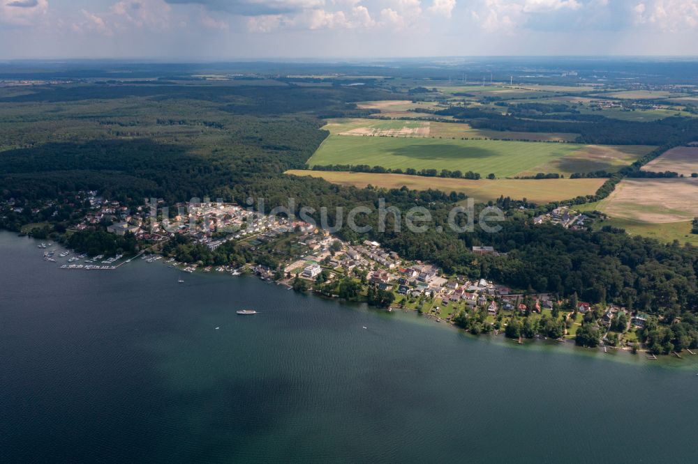 Schorfheide von oben - Ortskern am Uferbereich am Ufer des Werbellinsee in Altenhof im Bundesland Brandenburg, Deutschland