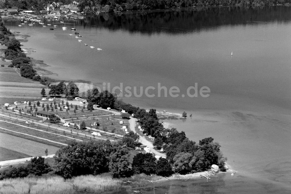 Wallhausen von oben - Ortskern am Uferbereich in Wallhausen im Bundesland Baden-Württemberg, Deutschland