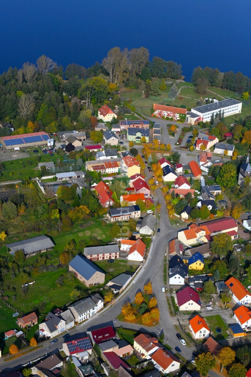 Wandlitz von oben - Ortskern am Uferbereich des Wandlitzer See in Wandlitz im Bundesland Brandenburg, Deutschland