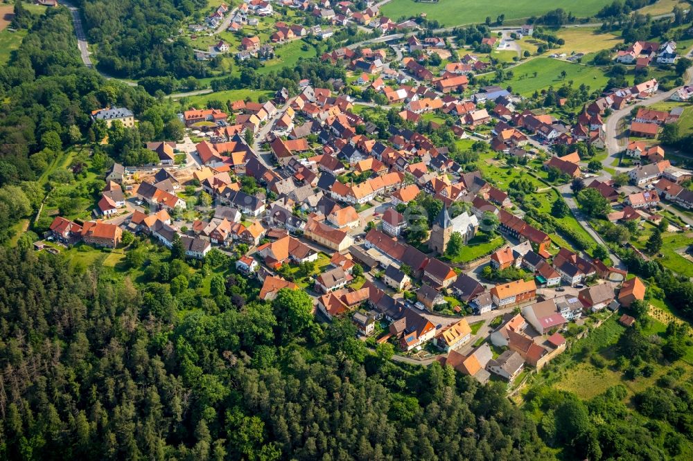 Luftaufnahme Landau - Ortskern am Uferbereich des Watter - Flußverlaufes in Landau im Bundesland Hessen, Deutschland