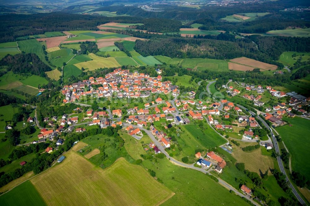 Luftbild Landau - Ortskern am Uferbereich des Watter - Flußverlaufes in Landau im Bundesland Hessen, Deutschland