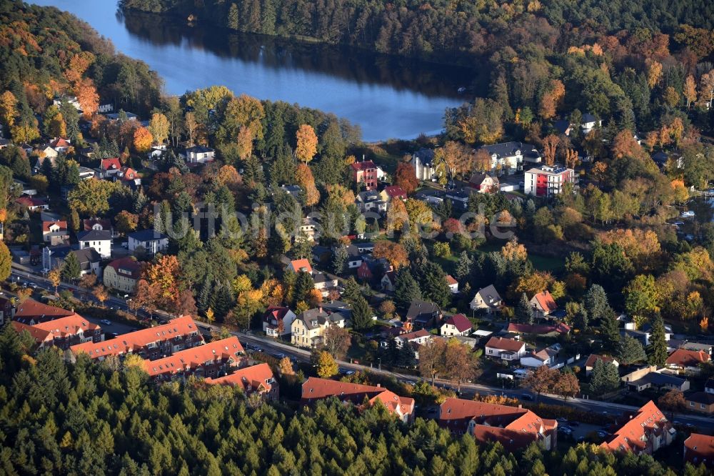 Luftbild Grünheide (Mark) - Ortskern am Uferbereich des Werlsee Peetzsee in Grünheide (Mark) im Bundesland Brandenburg