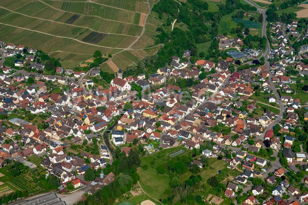 Ehrenkirchen von oben - Ortsteil Ehrenstetten in Ehrenkirchen im Bundesland Baden-Württemberg, Deutschland