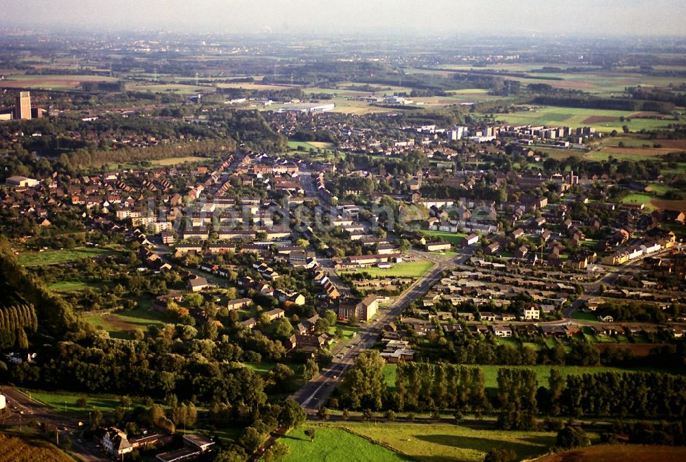 Kamp-Lintfort aus der Vogelperspektive: Ortsteil Geisbruch in Kamp-Lintfort im Bundesland Nordrhein-Westfalen, Deutschland