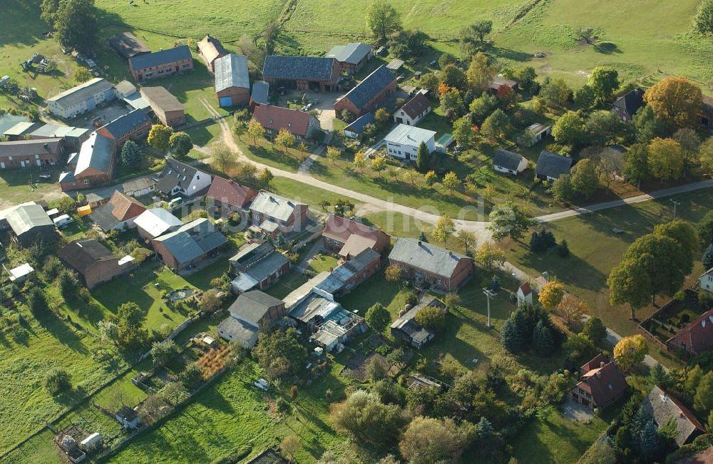 Nausdorf / Lenzen aus der Vogelperspektive: Ortsteil Nausdorf der Gemeinde Lenzen