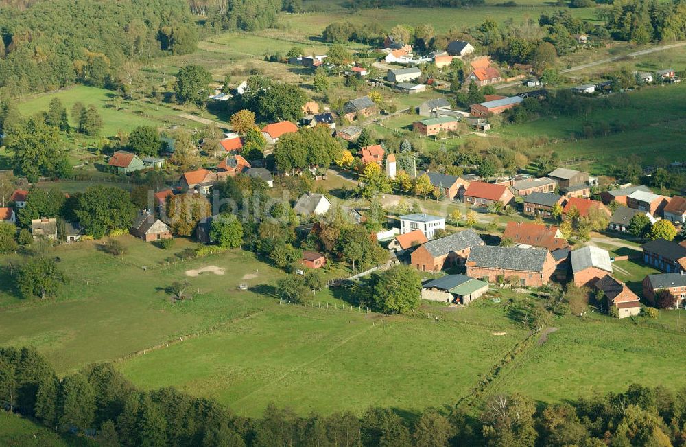 Nausdorf / Lenzen von oben - Ortsteil Nausdorf der Gemeinde Lenzen