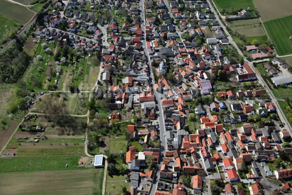 Saulheim aus der Vogelperspektive: Ortsteil Ober- Saulheim in der Ortsgemeinde Saulheim in der Verbandsgemeinde Wörrstadt im Landkreis Alzey-Worms in Rheinland-Pfalz