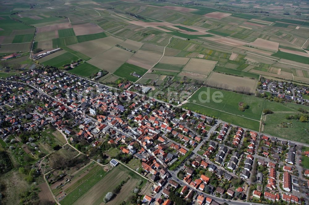 Saulheim aus der Vogelperspektive: Ortsteil Ober- Saulheim in der Ortsgemeinde Saulheim in der Verbandsgemeinde Wörrstadt im Landkreis Alzey-Worms in Rheinland-Pfalz