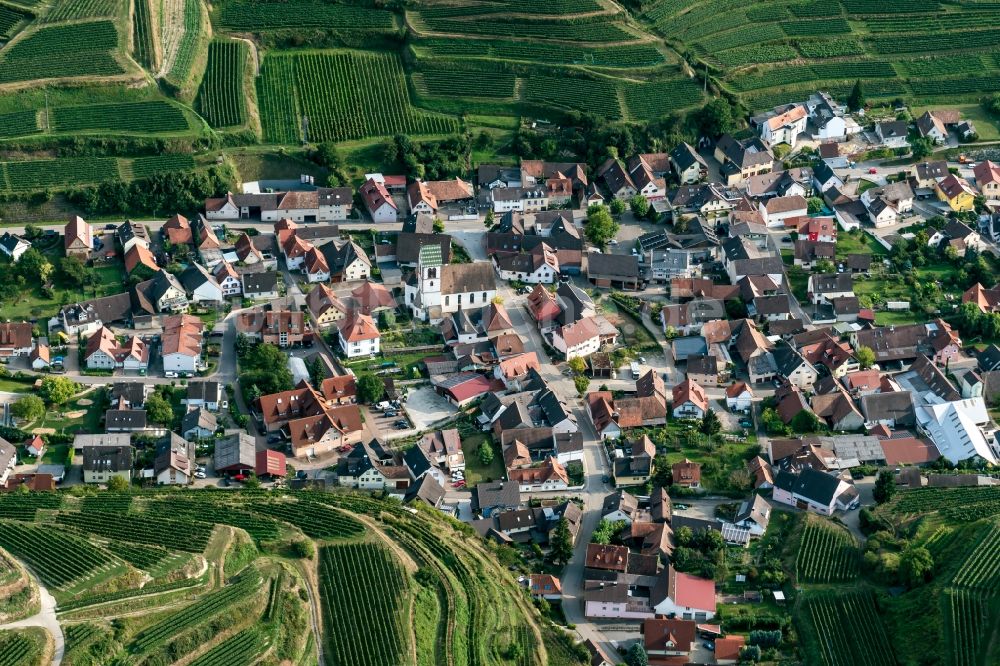 Luftbild Vogtsburg im Kaiserstuhl - Ortsteil Oberbergen in Vogtsburg im Kaiserstuhl im Bundesland Baden-Württemberg, Deutschland