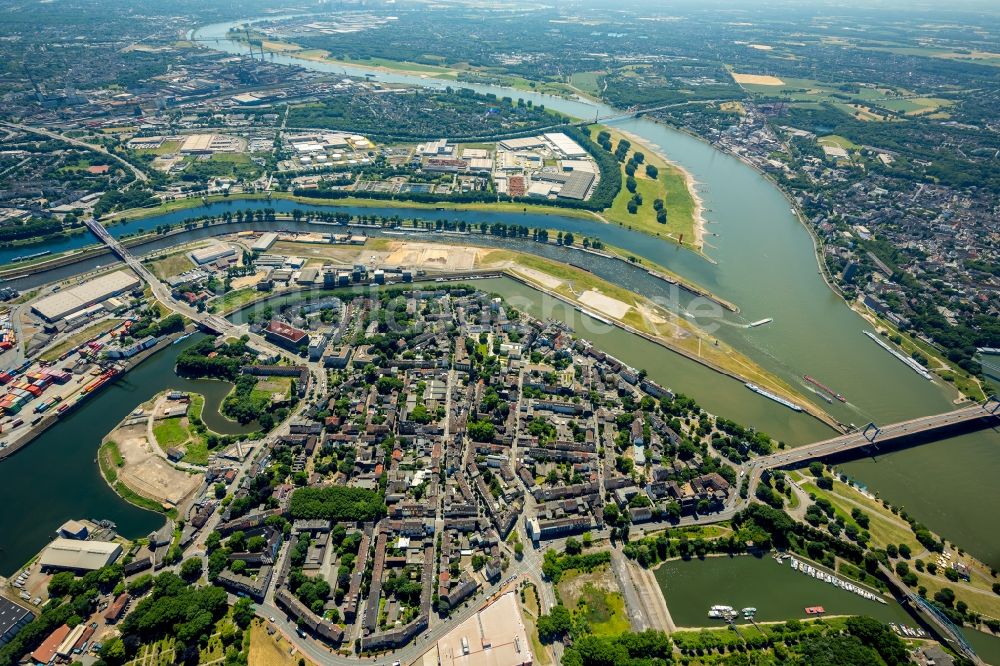 Duisburg von oben - Ortsteil Ruhrort-Baerl in Duisburg im Bundesland Nordrhein-Westfalen, Deutschland