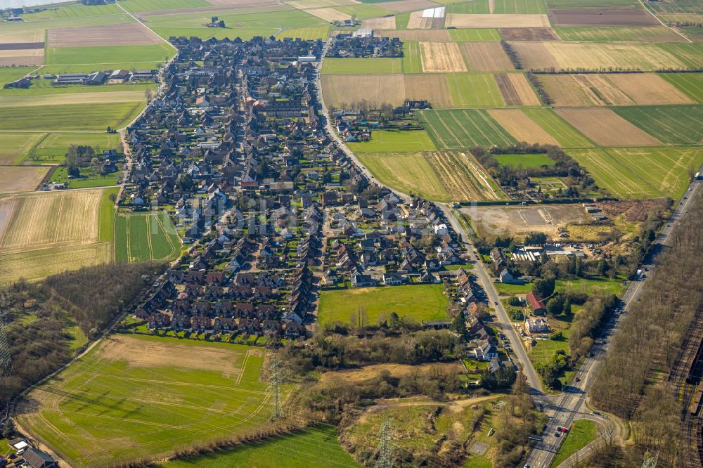 Luftbild Duisburg - Ortsteil Serm ein Stadtteil von Mündelheim in Duisburg im Bundesland Nordrhein-Westfalen