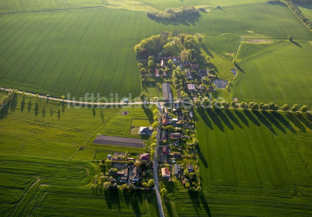 Luftaufnahme Vipperow OT Solzow - Ortsteilanscht von Solzow in Vipperow im Bundesland Mecklenburg-Vorpommern