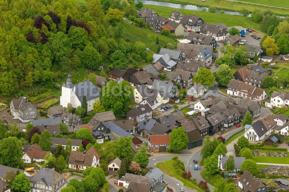 Bad Berleburg OT Arfeld aus der Vogelperspektive: Ortsteilansicht von Arfeld in Bad Berleburg im Bundesland Nordrhein-Westfalen