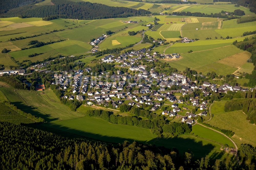 Schmallenberg OT Bödefeld von oben - Ortsteilansicht von Bödefeld in Schmallenberg im Bundesland Nordrhein-Westfalen