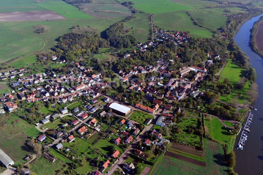 Wettin-Löbejün OT Brachwitz aus der Vogelperspektive: Ortsteilansicht von Brachwitz in Wettin-Löbejün im Bundesland Sachsen-Anhalt