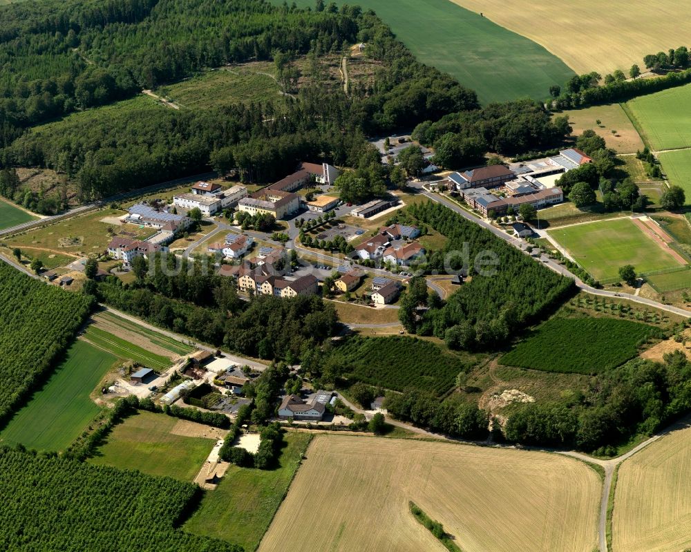 Luftaufnahme Düngenheim - Ortsteilansicht von St.Martin in der Ortsgemeinde Düngenheim im Bundesland Rheinland-Pfalz