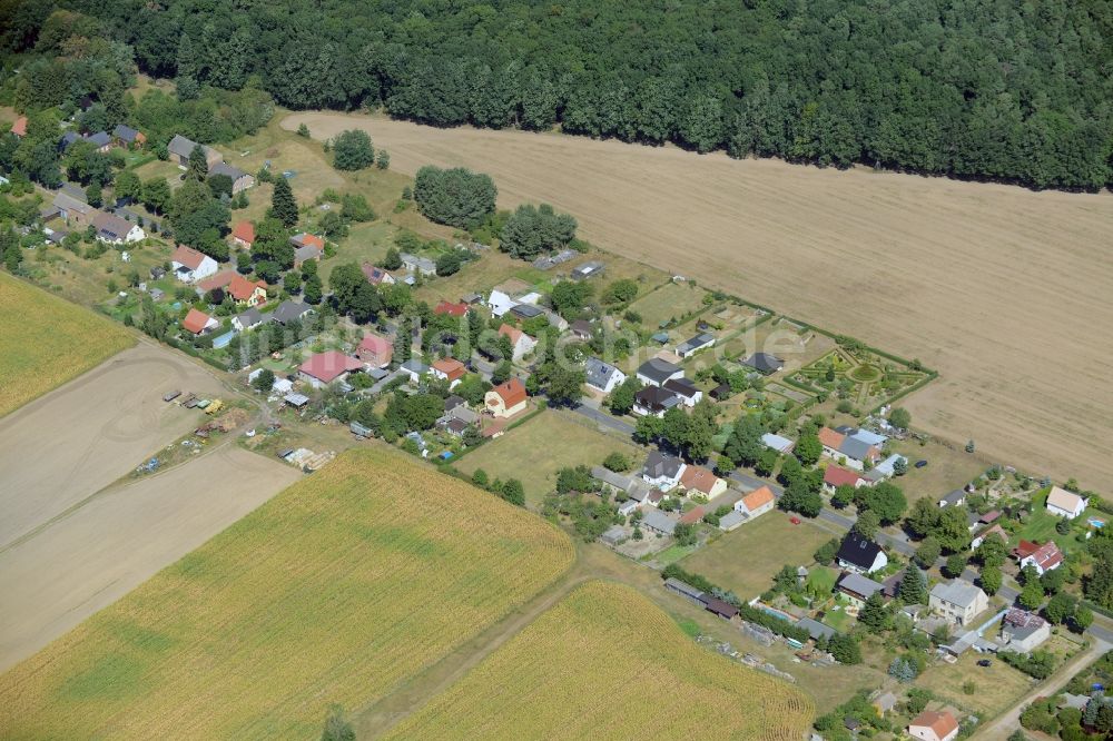 Luftbild Rietz-Neuendorf - Ortsteilansicht des Straßendorfes Neubrück im Osten der Gemeinde Rietz-Neuendorf im Bundesland Brandenburg