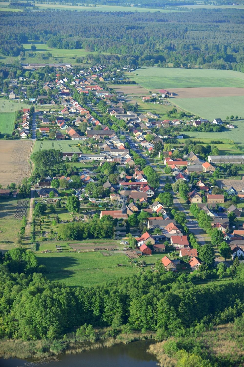 Luftaufnahme Löwenberger Land - Ortsteilansicht von Teschendorf in der Gemeinde Löwenberger Land im Bundesland Brandenburg