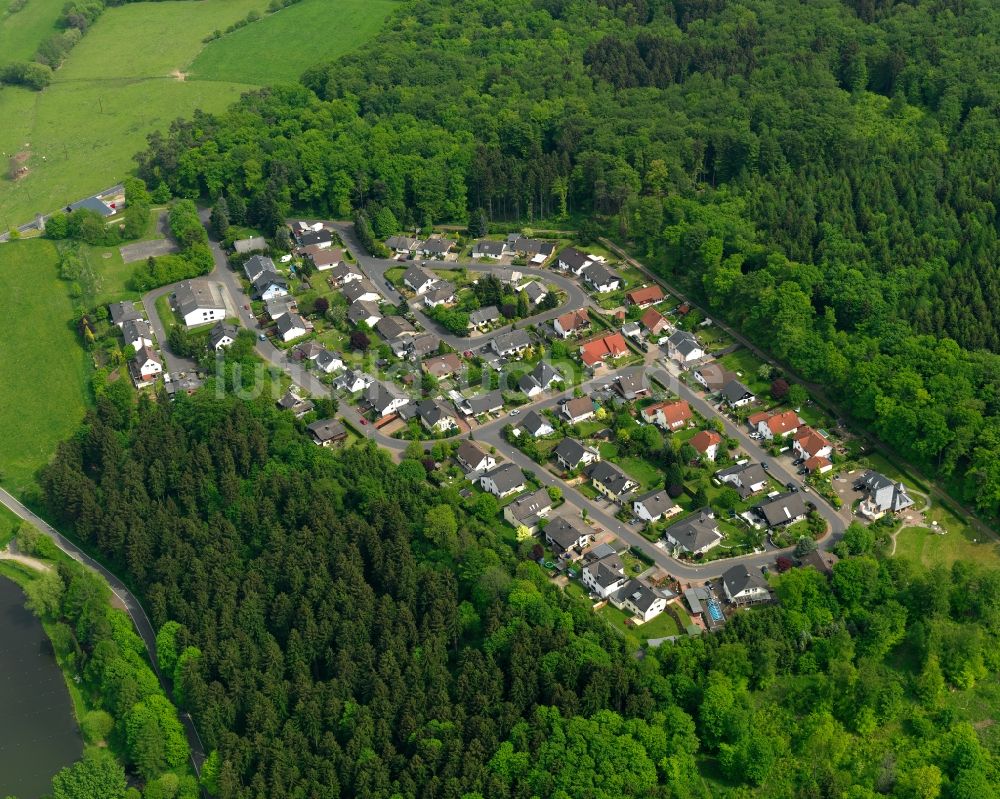 Luftaufnahme Quirnbach - Ortsteilansicht eines Wohngebietes im Süden der Ortsgemeinde Quirnbach im Bundesland Rheinland-Pfalz