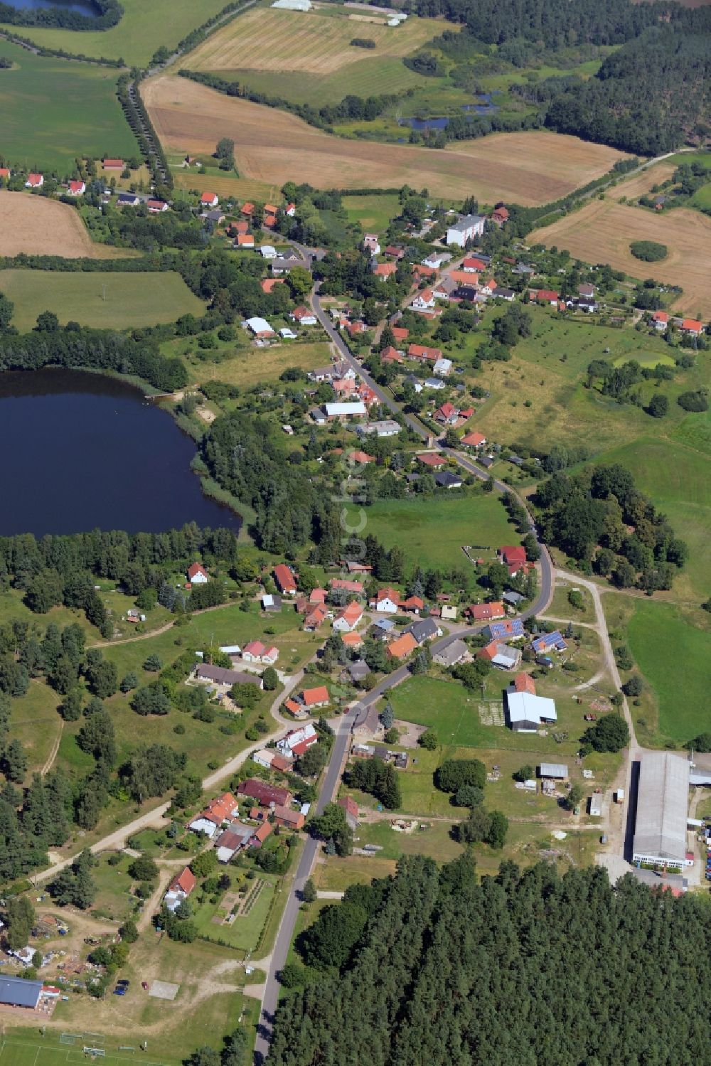 Wokuhl-Dabelow aus der Vogelperspektive: Ortsteilansicht von Wokuhl in der Gemeinde Wokuhl-Dabelow im Bundesland Mecklenburg-Vorpommern