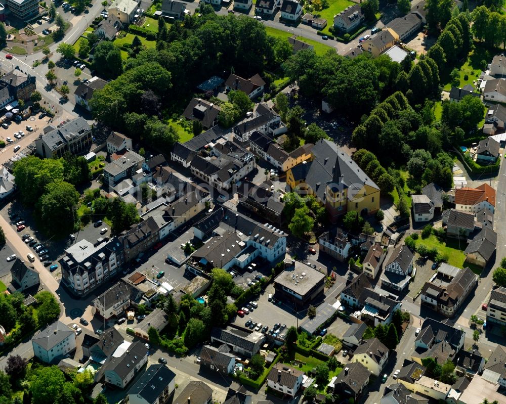 Asbach von oben - Ortsteilansicht des Zentrums der Ortsgemeinde Asbach im Bundesland Rheinland-Pfalz