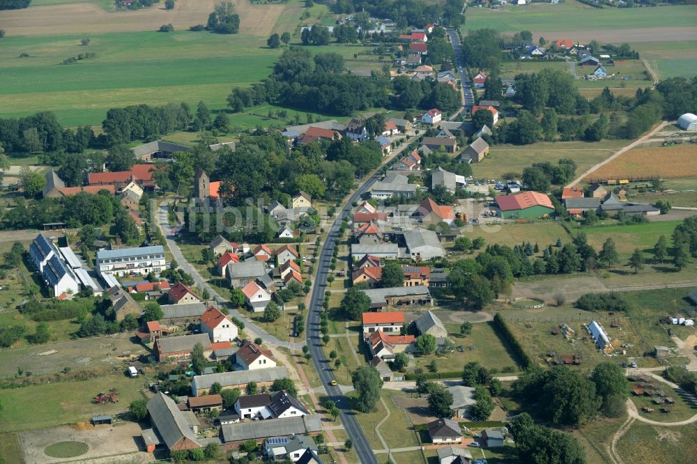 Rehfelde aus der Vogelperspektive: Ortsteilansicht von Zinndorf in der Gemeinde Rehfelde im Bundesland Brandenburg