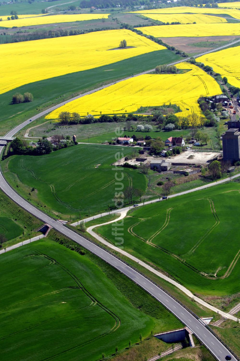 GRAMZOW aus der Vogelperspektive: Ortsumfahrung der Bundesstrasse B 166 nördlich von Gramzow