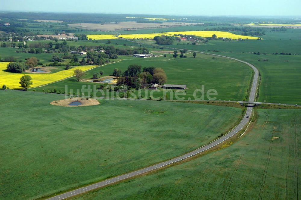 MÜNCHEBERG aus der Vogelperspektive: Ortsumfahrung der Bundesstrasse B 1 südlich von Müncheberg