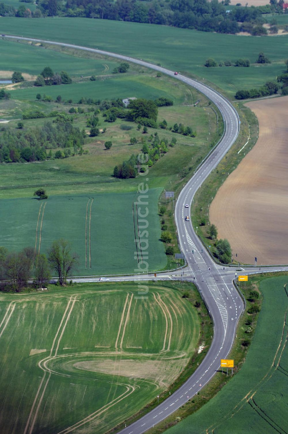 MÜNCHEBERG aus der Vogelperspektive: Ortsumfahrung der Bundesstrasse B 1 südlich von Müncheberg