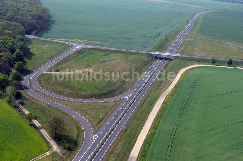 SEELOW aus der Vogelperspektive: Ortsumfahrung der Bundesstrasse B 1 westlich von Seelow