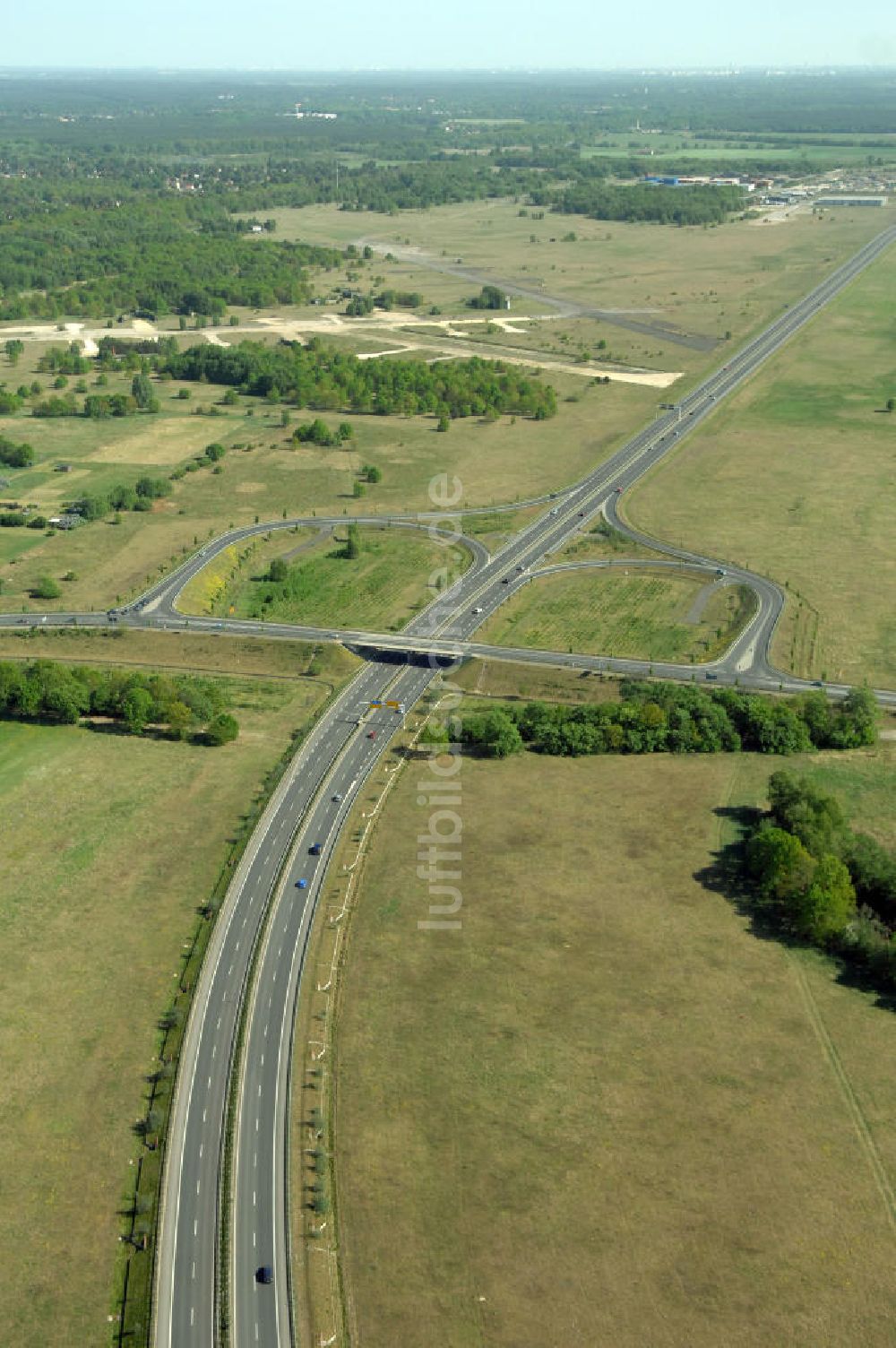 ORANIENBURG aus der Vogelperspektive: Ortsumfahrung Oranienburg B96 westlich von Oranienburg