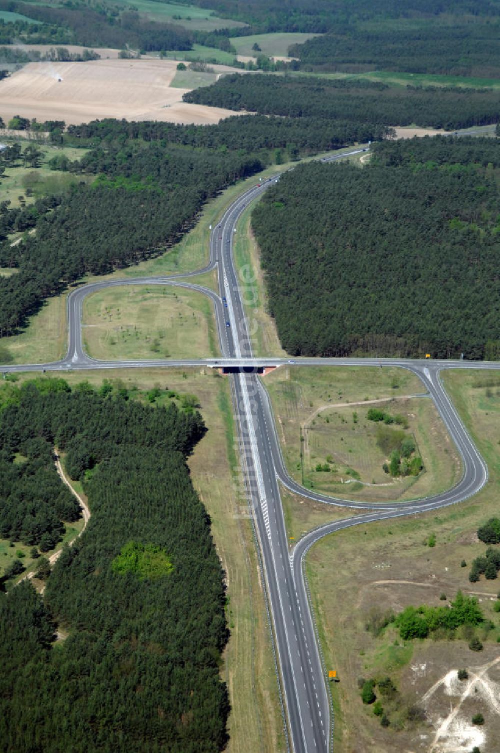 WRIETZEN von oben - Ortsumfahrung B 167 im südlichen Ortsbereich von Wriezen