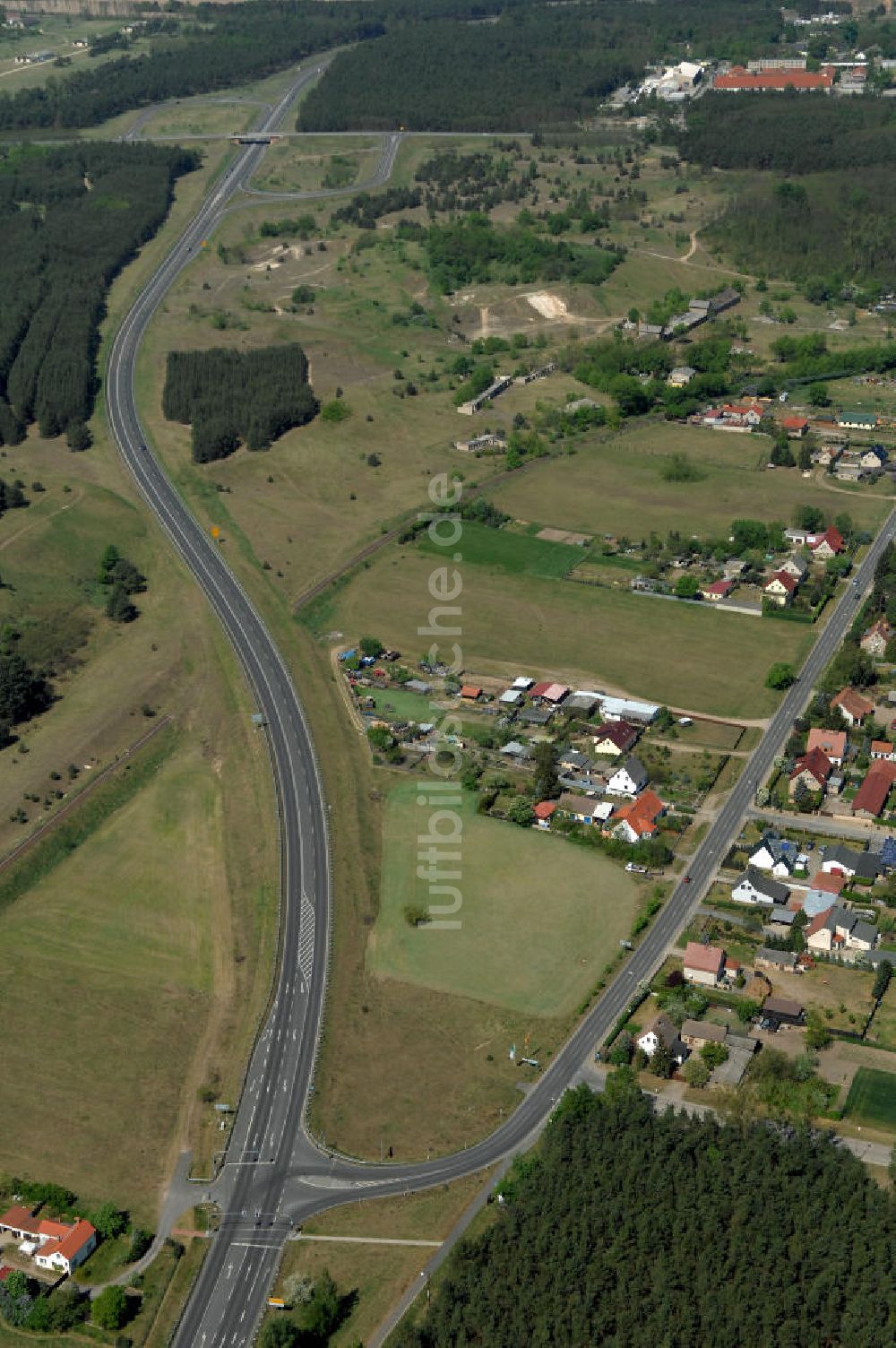 WRIETZEN von oben - Ortsumfahrung B 167 im südlichen Ortsbereich von Wriezen