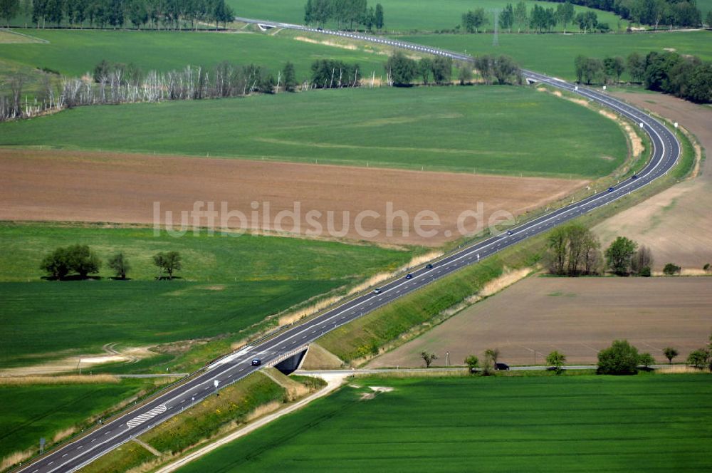 WRIETZEN aus der Vogelperspektive: Ortsumfahrung B 167 im südlichen Ortsbereich von Wriezen