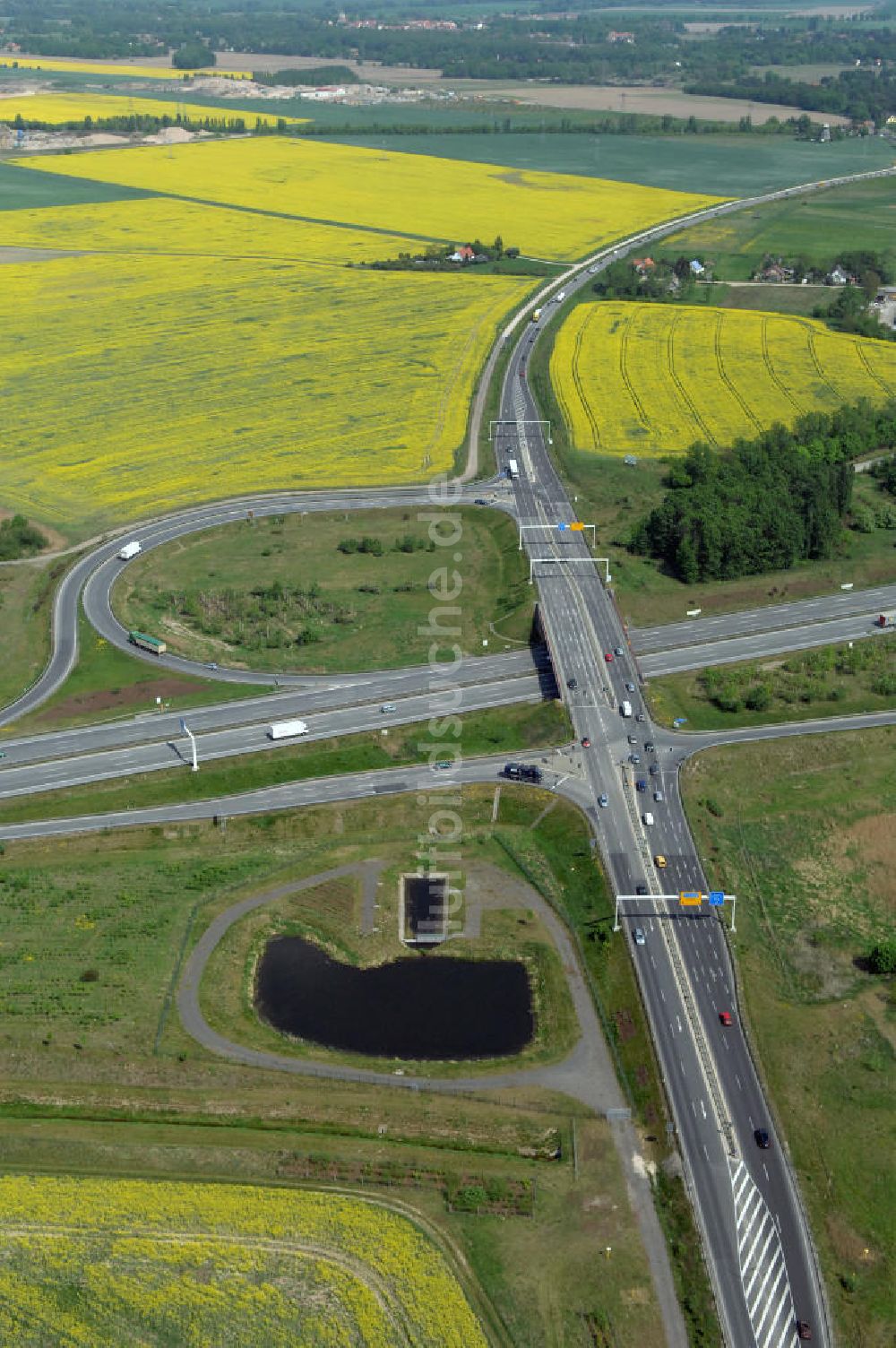 Luftaufnahme ALTLANDSBERG - Ortsumgehung Landesstrasse L 33 südwestlich von Altlandsberg bis zum östlichen Berliner Ring