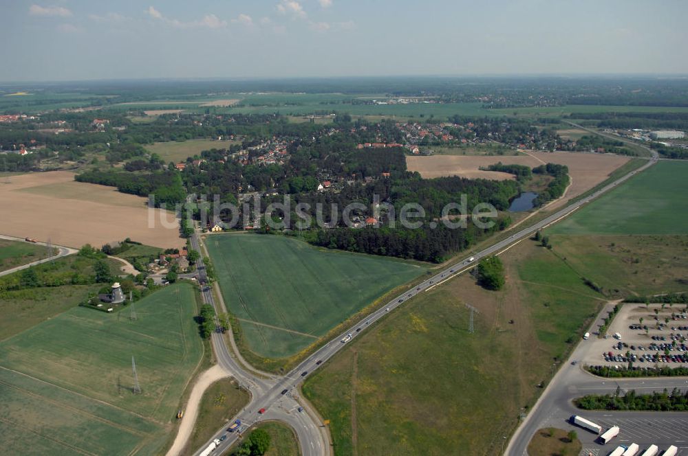 ALTLANDSBERG von oben - Ortsumgehung Landesstrasse L 33 südwestlich von Altlandsberg bis zum östlichen Berliner Ring