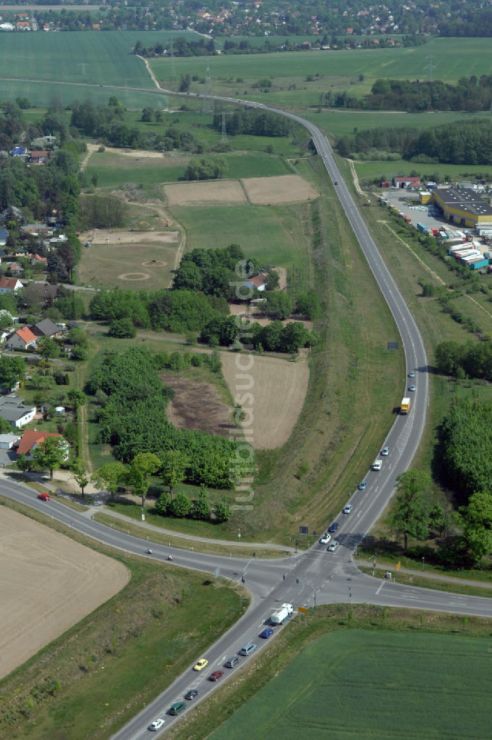 ALTLANDSBERG von oben - Ortsumgehung Landesstrasse L 33 südwestlich von Altlandsberg bis zum östlichen Berliner Ring