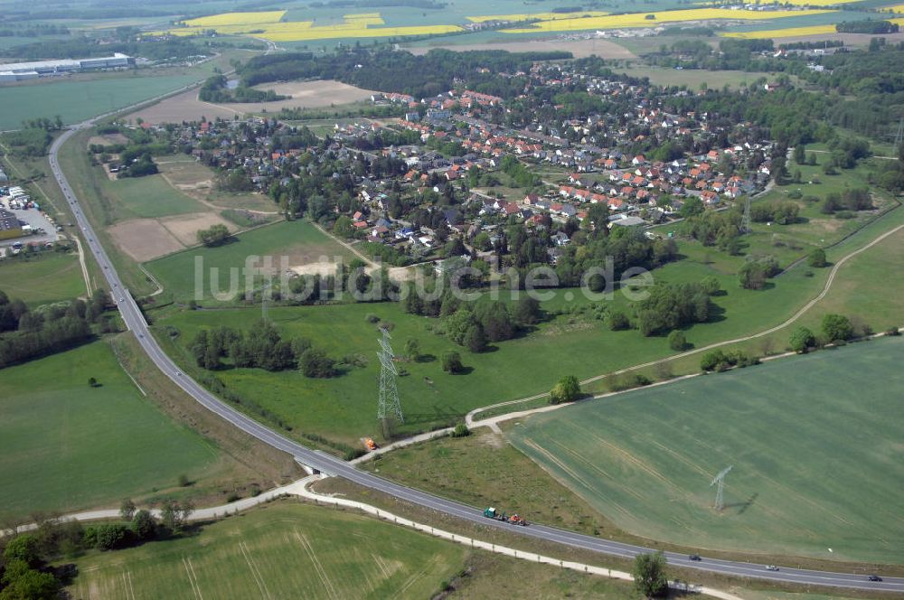 ALTLANDSBERG aus der Vogelperspektive: Ortsumgehung Landesstrasse L 33 südwestlich von Altlandsberg bis zum östlichen Berliner Ring