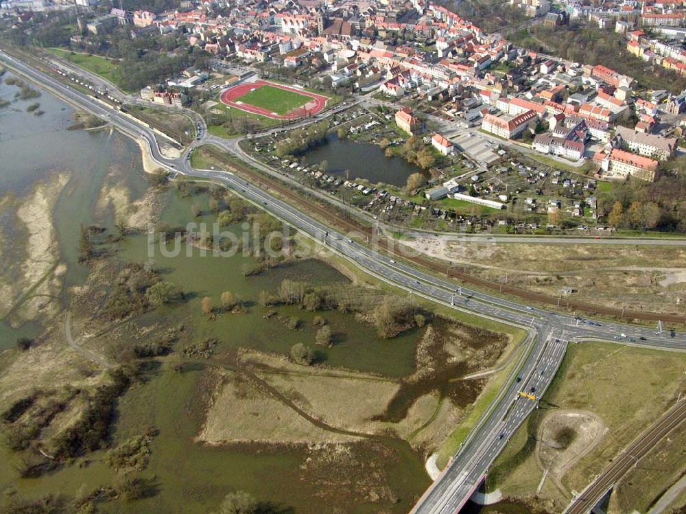 Wittenberg / Lutherstadt von oben - Ortsumgehungsstraße B2 / B 187 in Wittenberg