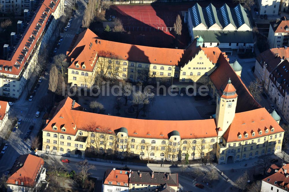 München aus der Vogelperspektive: Oskar-von-Miller-Gymnasium und das Maximiliansgymnasium in München-Schwabing in Bayern