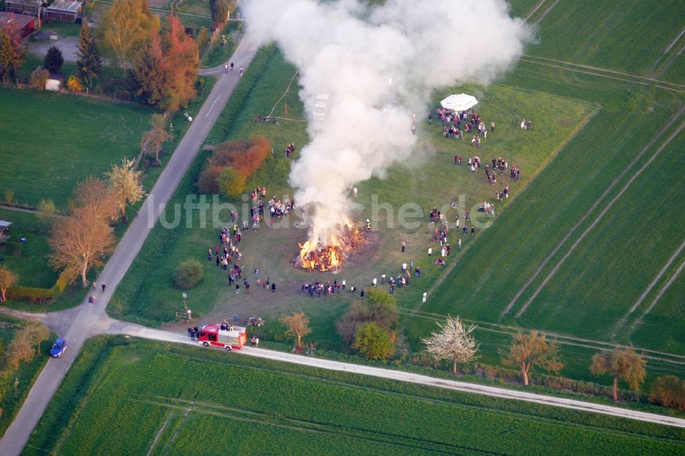 Luftaufnahme Göttingen - Osterfeuer in Göttingen im Bundesland Niedersachsen, Deutschland