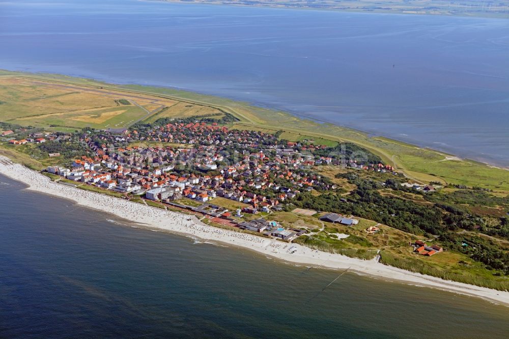 Wangerooge von oben - Ostfriesische Insel Wangerooge im Bundesland Niedersachsen